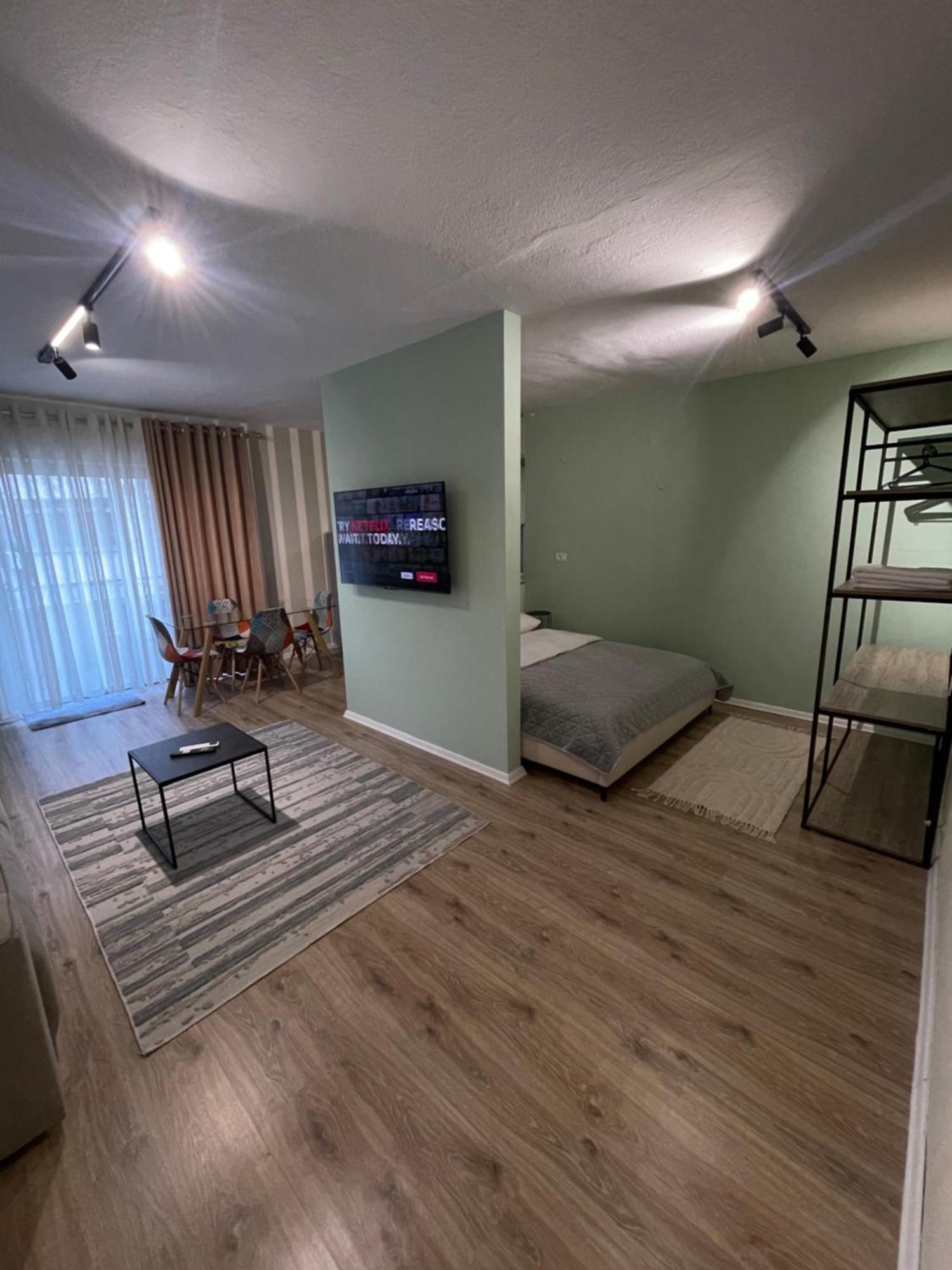 Apartamento As, Bllok Studio & Tirana