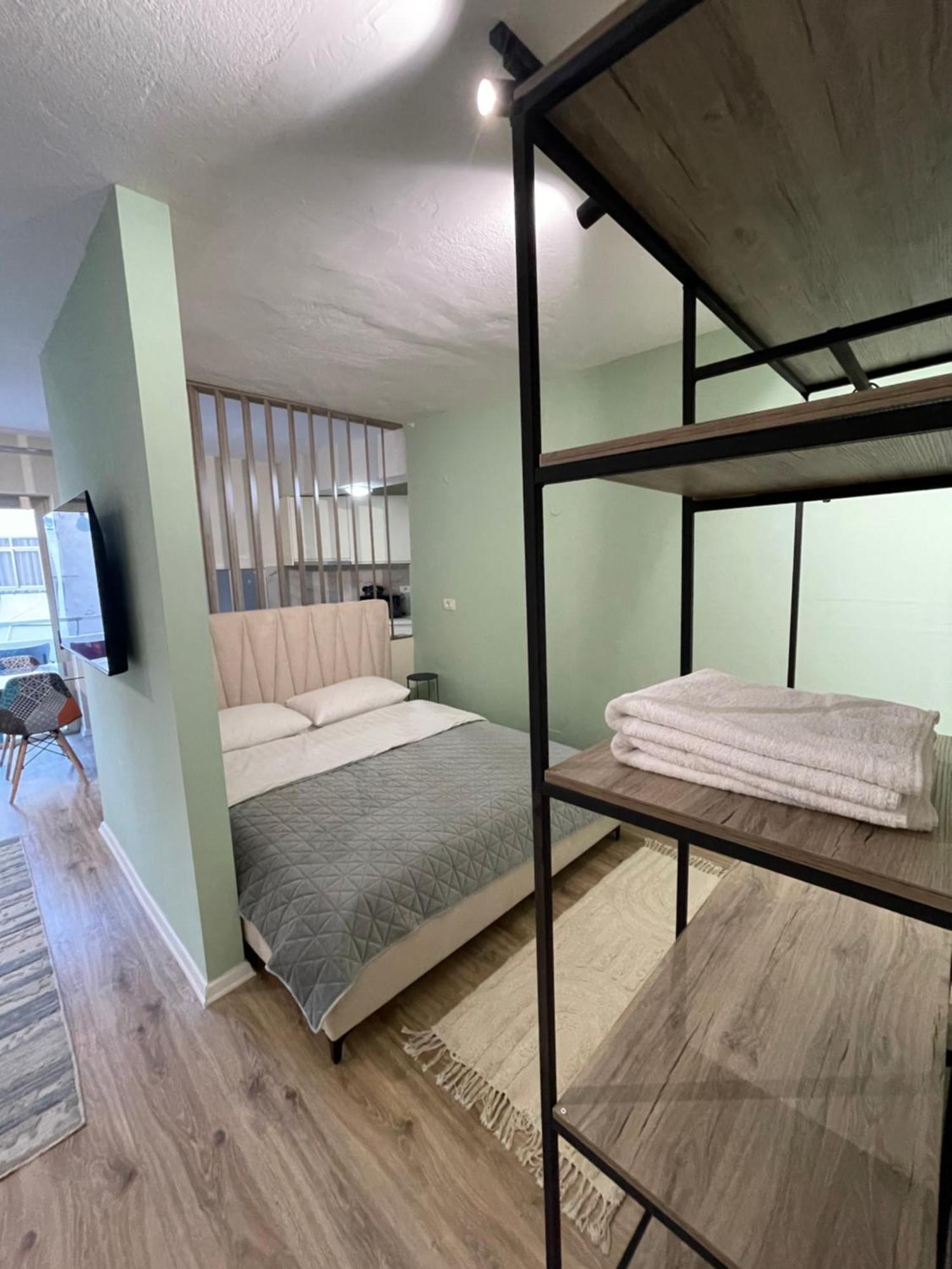 As, Bllok Studio & Apartamento Tirana